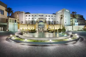 Hilton Hotel Malta, a high-class fully-serviced hotel right in the heart of Malta's nightlife village, St. Julian's. Here is a full review of the Hilton.