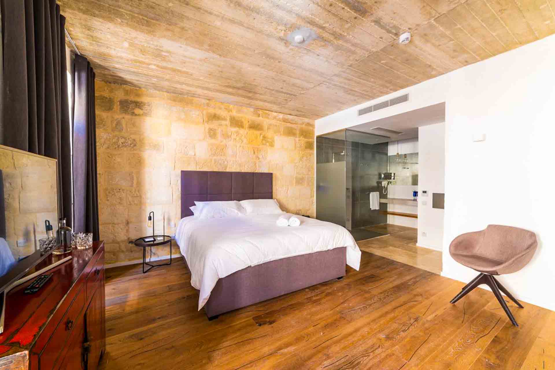 Check 19 Rooms rates and reviews of Booking.com.