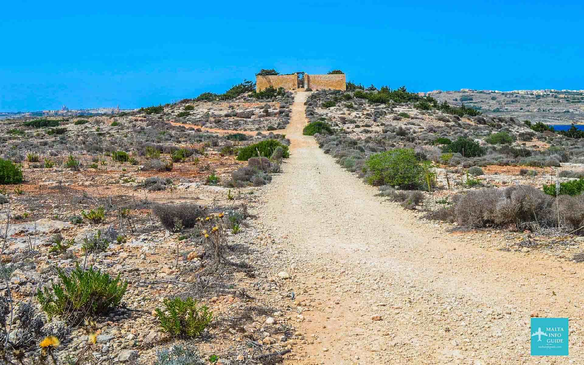The cemetery located in the centre of the island of Comino.