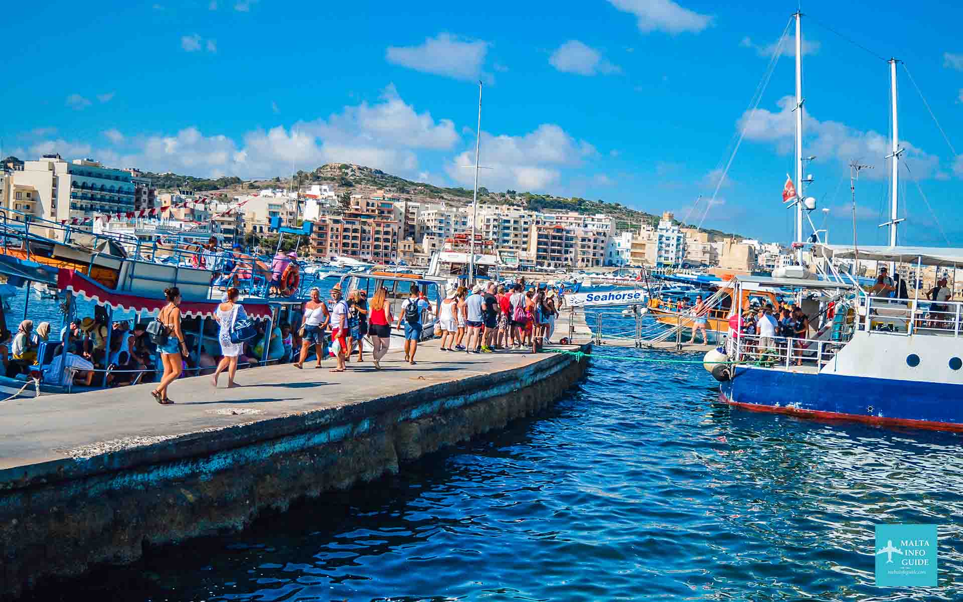 Le ponton de St. Paul's Bay Malte où le bateau part.