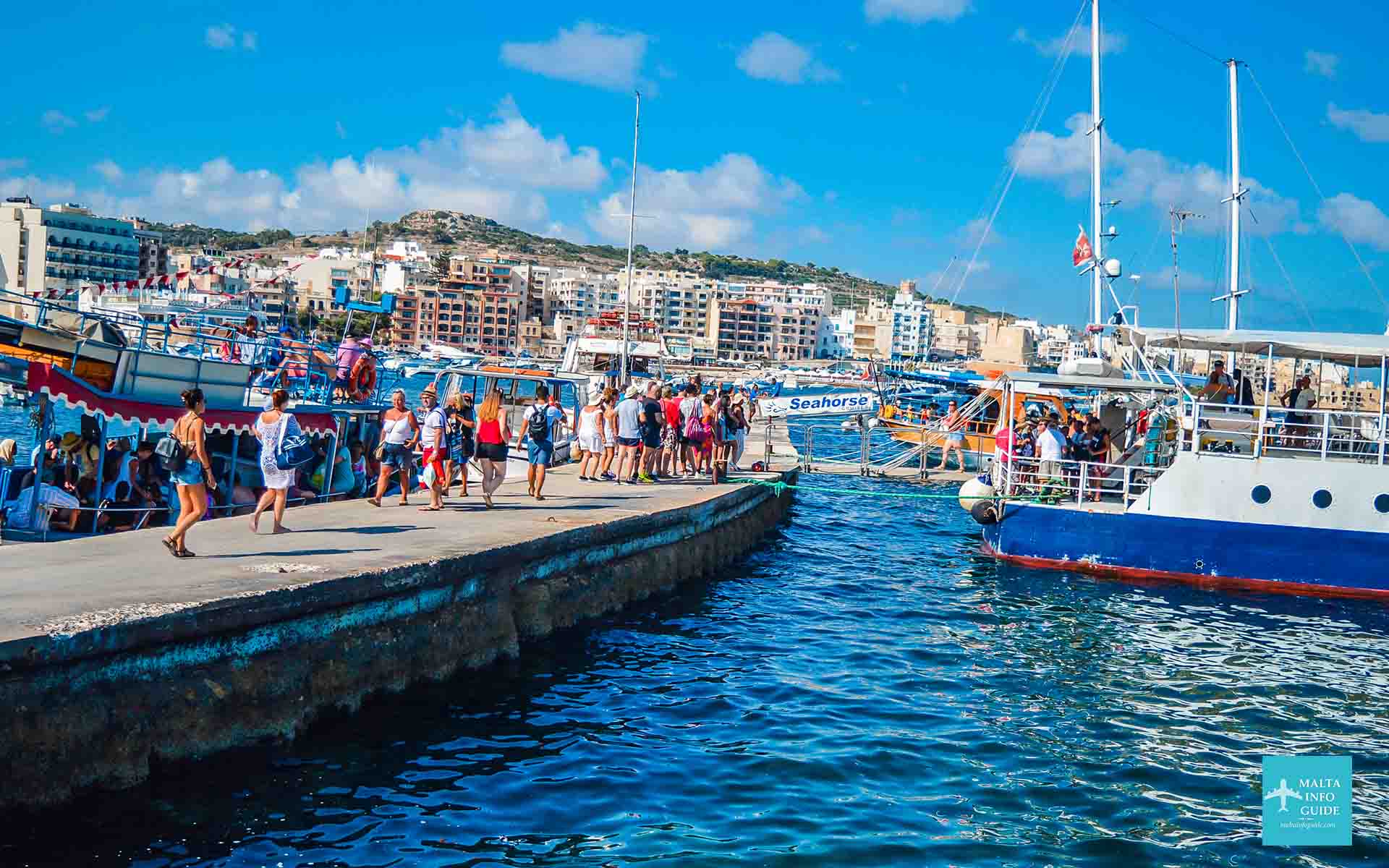 El pontón en St. Paul's Bay Malta desde donde sale el barco.