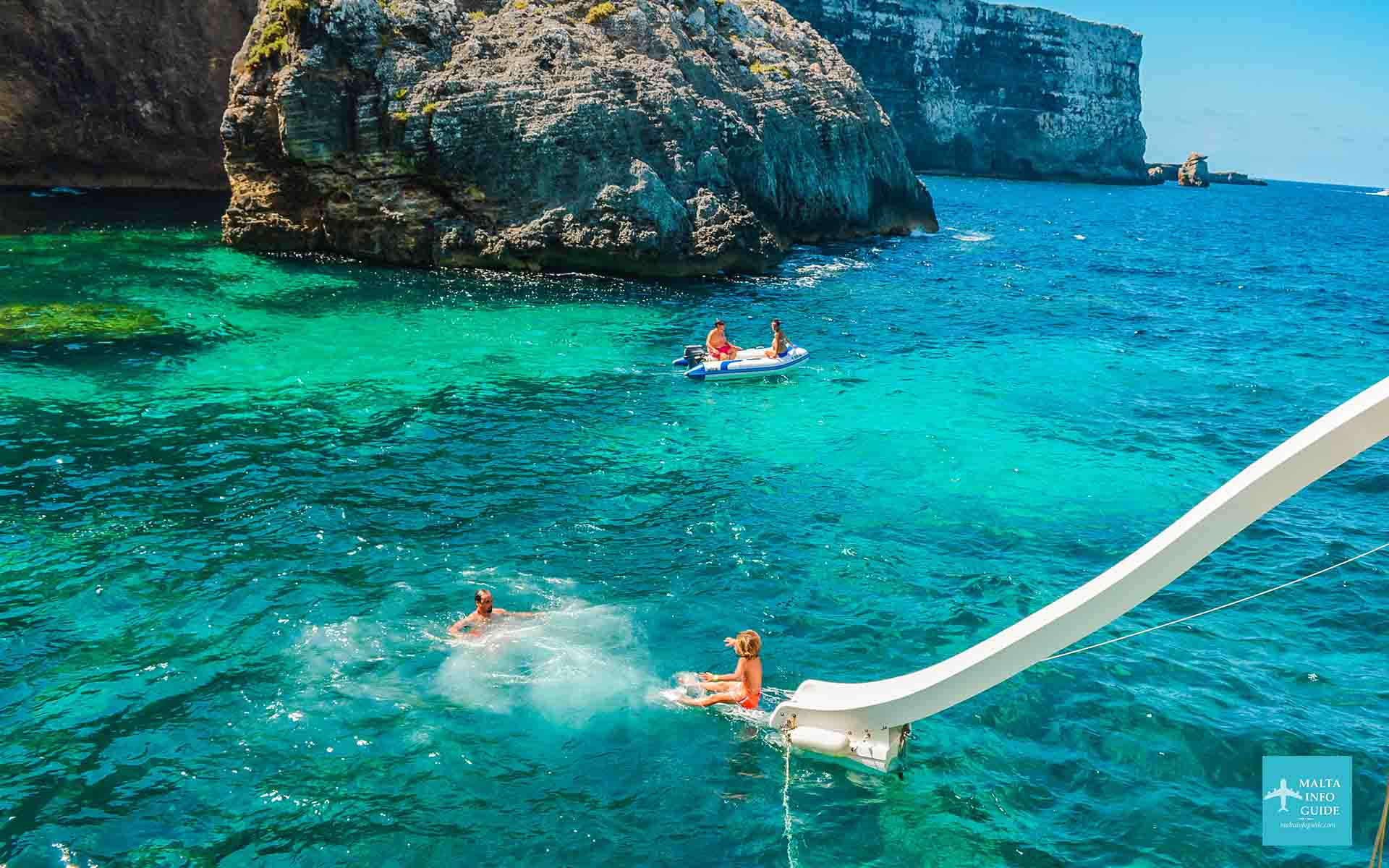 Excursions d'aventure en mer île Blue Lagoon Crystal Lagoon.