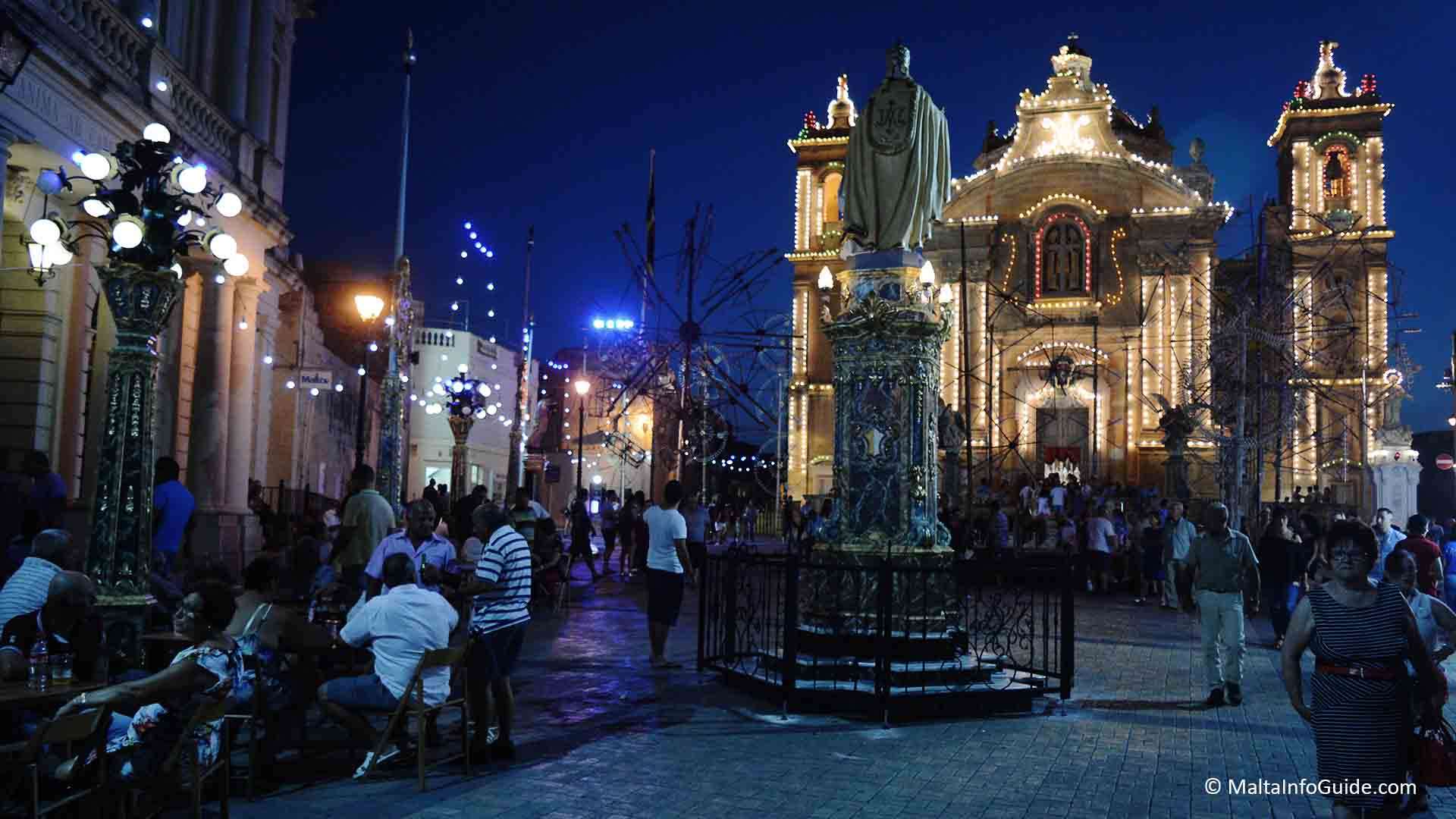 Qrendi square during the feast