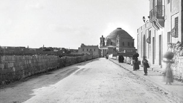 Mosta main road in 1900 showing the parish church